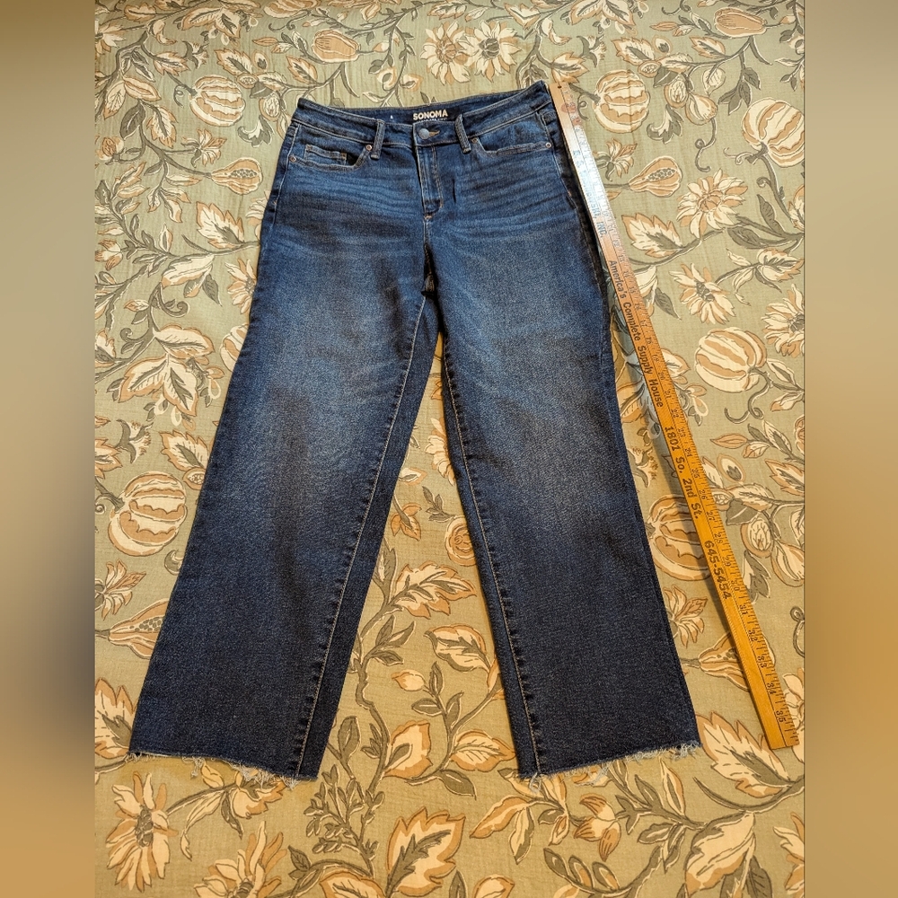 Sonoma straight crop size 8